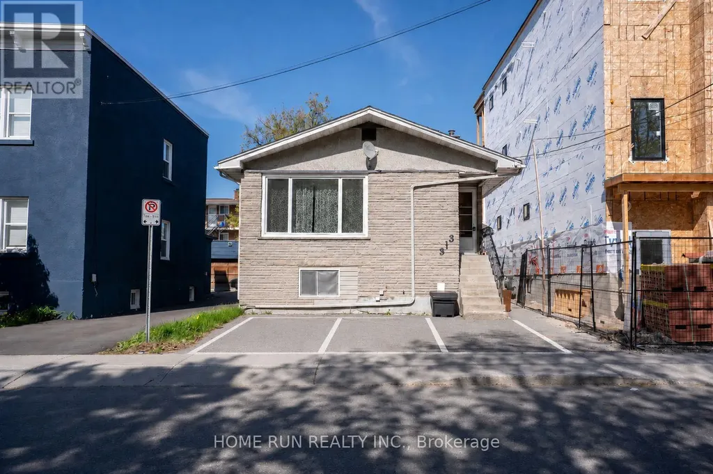 313 Savard Avenue Ottawa ON K1L 7S1