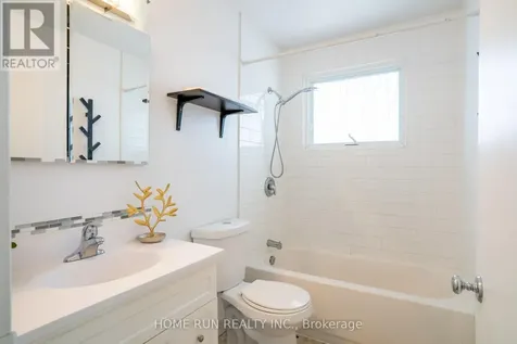 313 Savard Avenue Ottawa ON K1L 7S1