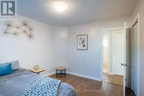 313 Savard Avenue Ottawa ON K1L 7S1