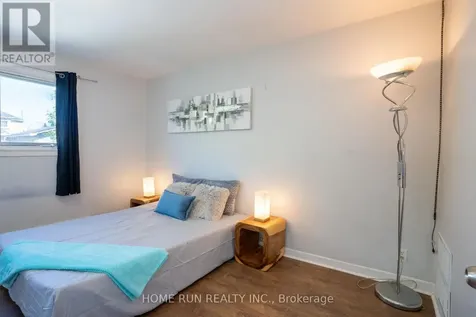 313 Savard Avenue Ottawa ON K1L 7S1