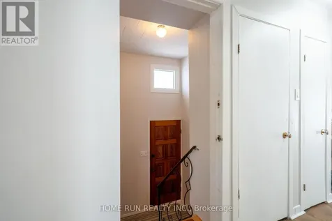 313 Savard Avenue Ottawa ON K1L 7S1