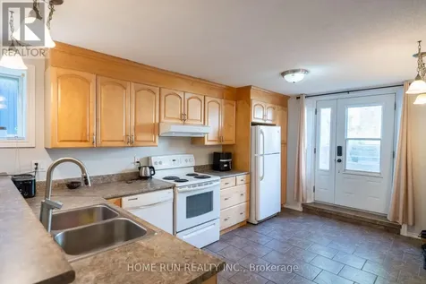 313 Savard Avenue Ottawa ON K1L 7S1