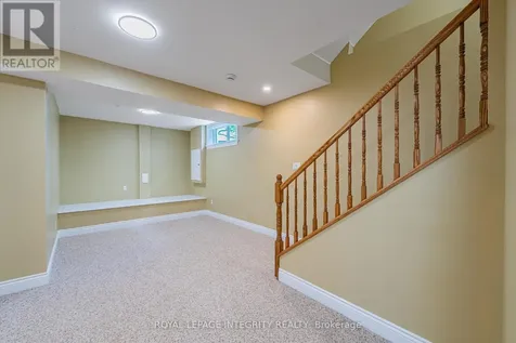 60 Wilderness Way Ottawa ON K2S 2E3