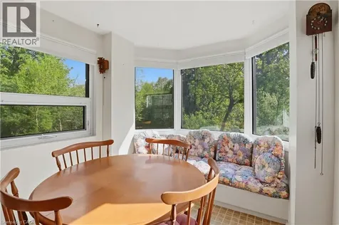 52 Blue Springs Drive Waterloo ON N2J 4M4