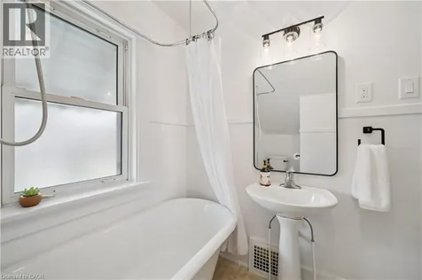 188 Wentworth Avenue Kitchener ON N2M 3S4