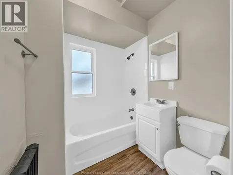 669 Park Street West Windsor ON N9A 5V7