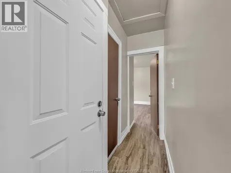 669 Park Street West Windsor ON N9A 5V7