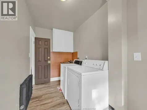 669 Park Street West Windsor ON N9A 5V7