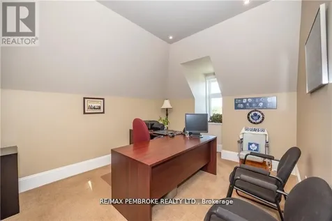 464 Pembroke Street West Pembroke ON K8A 5N9