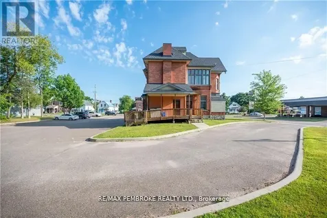 464 Pembroke Street West Pembroke ON K8A 5N9