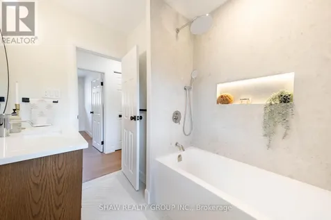 22 Charlotte Crescent Kitchener ON N2B 2K3