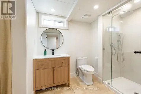 22 Charlotte Crescent Kitchener ON N2B 2K3