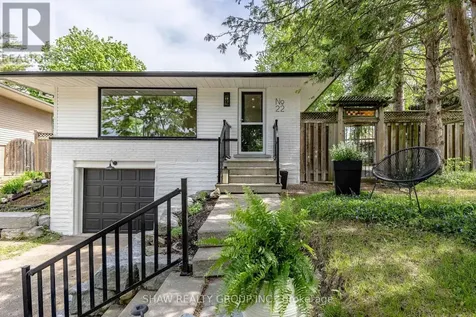 22 Charlotte Crescent Kitchener ON N2B 2K3