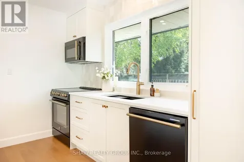 22 Charlotte Crescent Kitchener ON N2B 2K3
