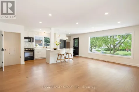 22 Charlotte Crescent Kitchener ON N2B 2K3