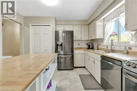 224 Erindale Crescent Cambridge ON N3C 3E8