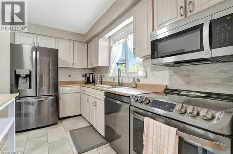 224 Erindale Crescent Cambridge ON N3C 3E8