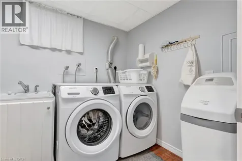 224 Erindale Crescent Cambridge ON N3C 3E8