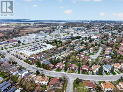 24 Westcliffe Road Ottawa ON K2H 7X4