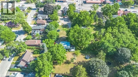 816 Colborne Street East Brantford ON N3S 3S4