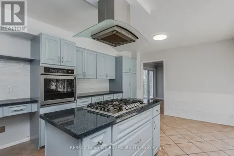 125 Gilwood Park Drive Penetanguishene ON L9M 1Z1