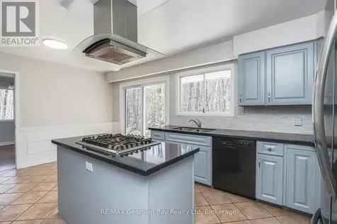 125 Gilwood Park Drive Penetanguishene ON L9M 1Z1