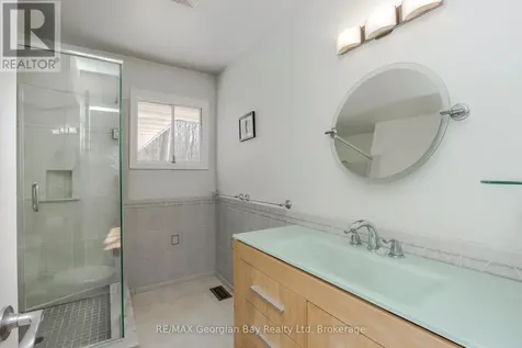 125 Gilwood Park Drive Penetanguishene ON L9M 1Z1