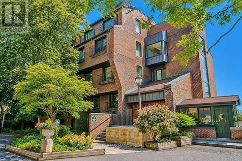 135 Springfield Avenue Ottawa ON K1M 1C5