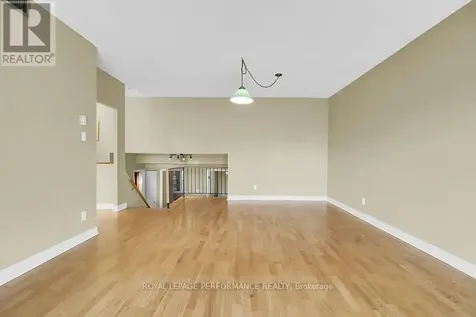135 Springfield Avenue Ottawa ON K1M 1C5