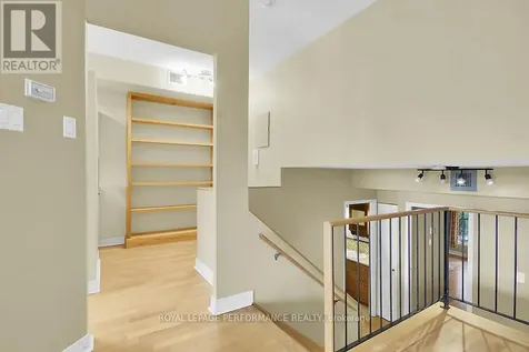 135 Springfield Avenue Ottawa ON K1M 1C5