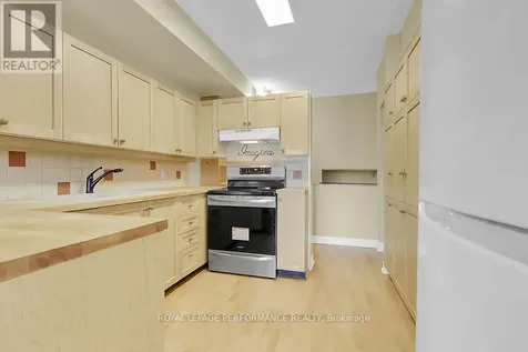 135 Springfield Avenue Ottawa ON K1M 1C5