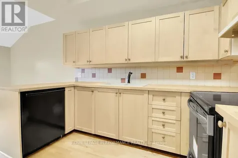 135 Springfield Avenue Ottawa ON K1M 1C5