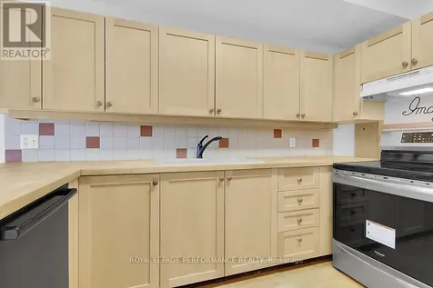 135 Springfield Avenue Ottawa ON K1M 1C5