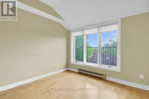 135 Springfield Avenue Ottawa ON K1M 1C5