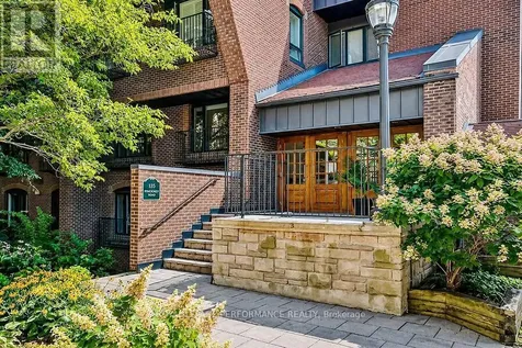 135 Springfield Avenue Ottawa ON K1M 1C5