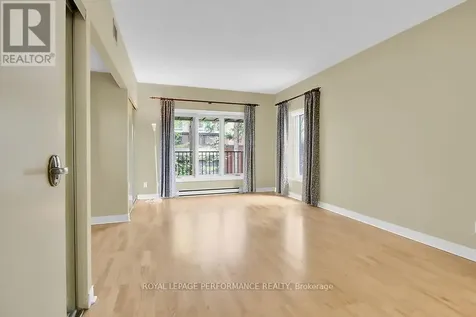 135 Springfield Avenue Ottawa ON K1M 1C5