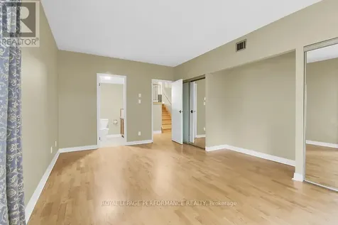 135 Springfield Avenue Ottawa ON K1M 1C5