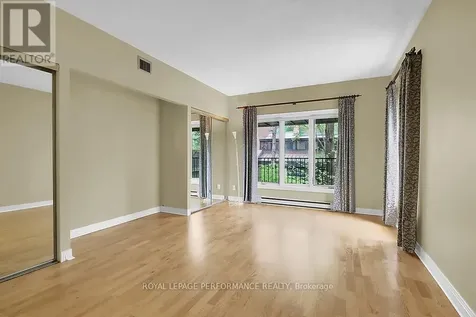 135 Springfield Avenue Ottawa ON K1M 1C5