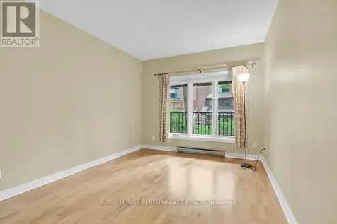 135 Springfield Avenue Ottawa ON K1M 1C5