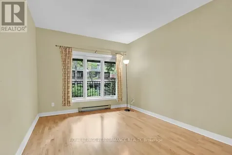 135 Springfield Avenue Ottawa ON K1M 1C5