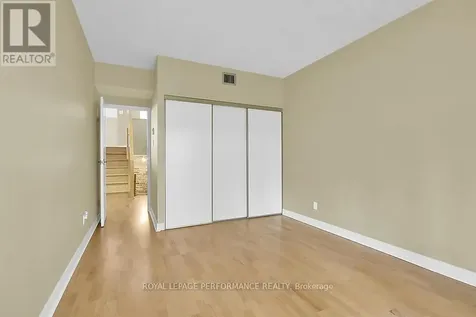 135 Springfield Avenue Ottawa ON K1M 1C5