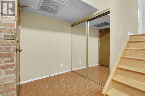 135 Springfield Avenue Ottawa ON K1M 1C5