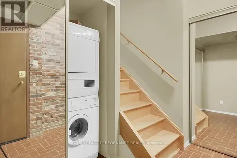 135 Springfield Avenue Ottawa ON K1M 1C5