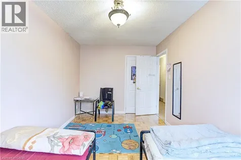 78 Markson Crescent Hamilton ON L8T 4W4