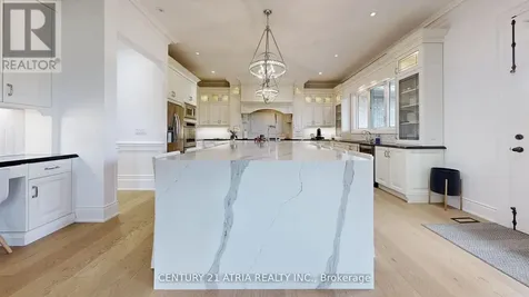 111 Lake Woods Drive Whitchurch-stouffville ON L4A 1P1