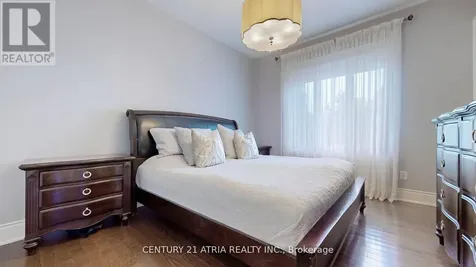 111 Lake Woods Drive Whitchurch-stouffville ON L4A 1P1