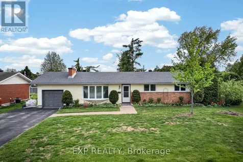 4 Wolmsley Crescent Ottawa ON K2G 1J4
