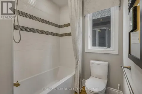110 Sweetvalley Drive Ottawa ON K4A 1A4