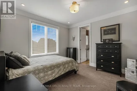 110 Sweetvalley Drive Ottawa ON K4A 1A4
