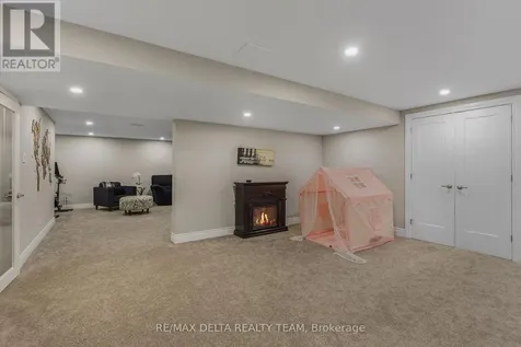 110 Sweetvalley Drive Ottawa ON K4A 1A4